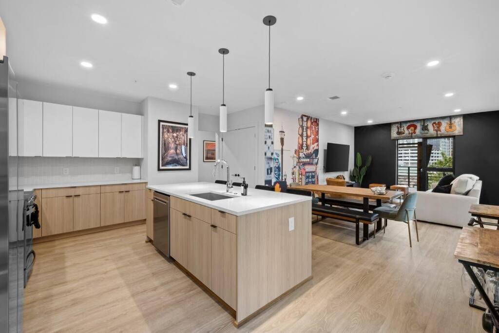Appartamento Skyline View, Pool, Gym, Balcony'S, Walk To Bway! Nashville Esterno foto