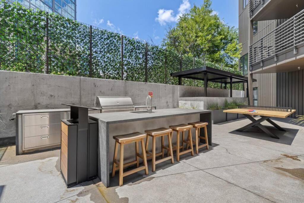 Appartamento Skyline View, Pool, Gym, Balcony'S, Walk To Bway! Nashville Esterno foto
